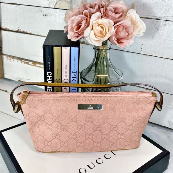 |SOLD| Gucci Pink Monogram Boat Pochette Handbag - Picture 2 of 9